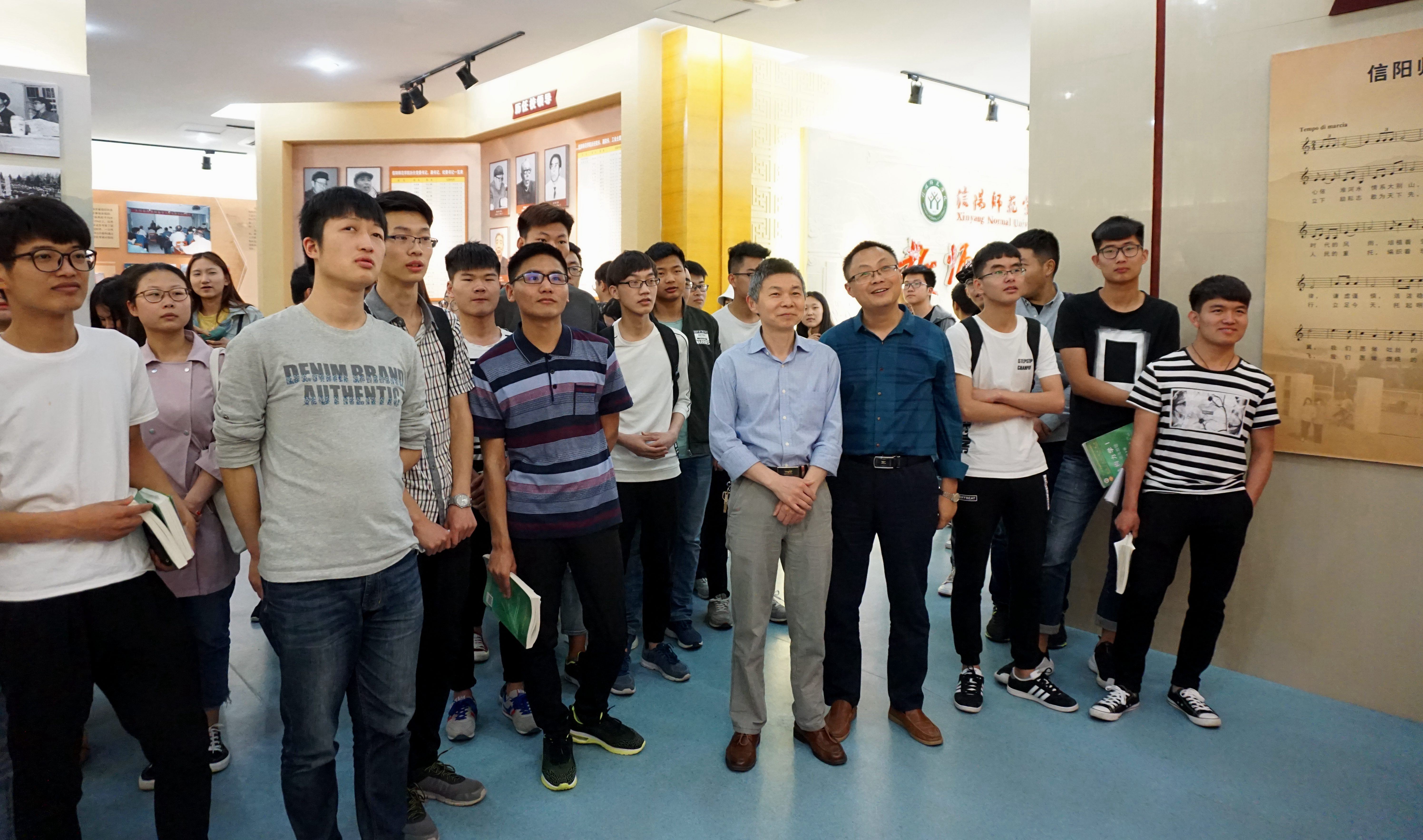 木瓜视频
五四活动-2.JPG